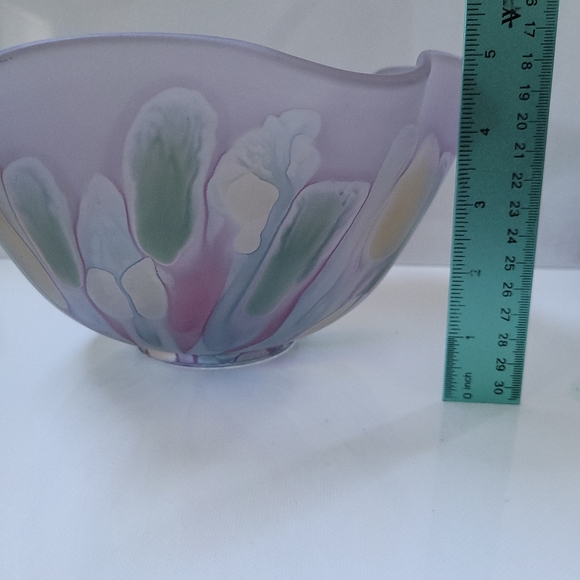 Pink Fluted Bowl-Rueven-Hand - Picture 9 of 11